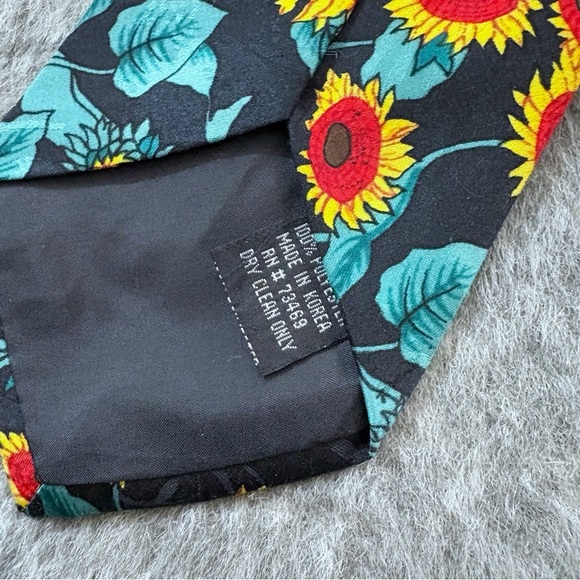 Vintage Paws Addiction Garfield Tie - Picture 7 of 9